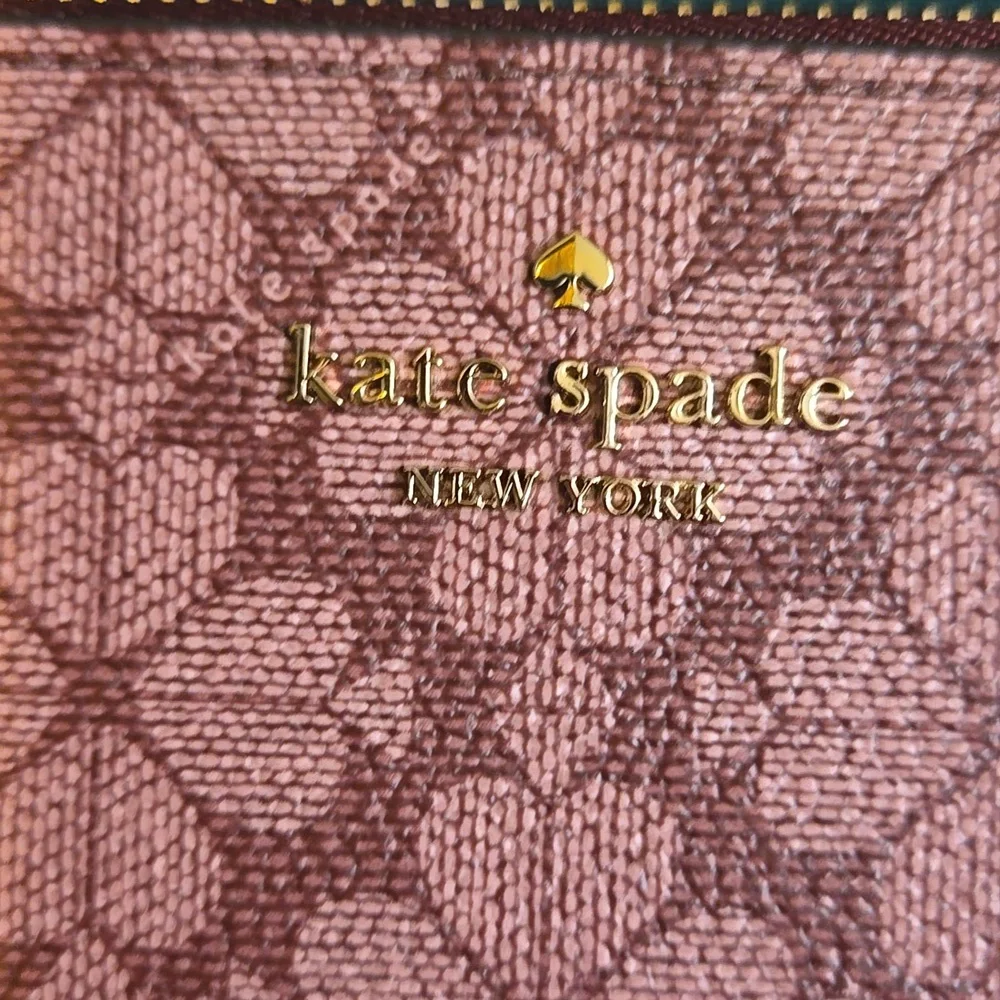 Kate Spade Lucy Small L Zip Wristlet NWT